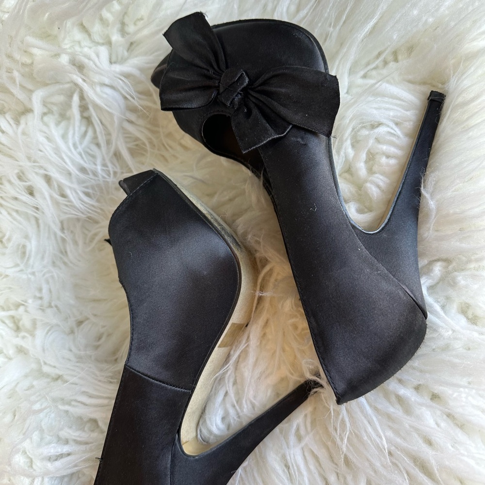 Mascotte Elegant Black Satin Heels With Bow Formal Worn Once - Picture 5 of 6